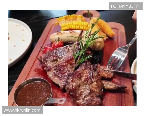 足球明星品尝西餐的精彩瞬间合集视频分享